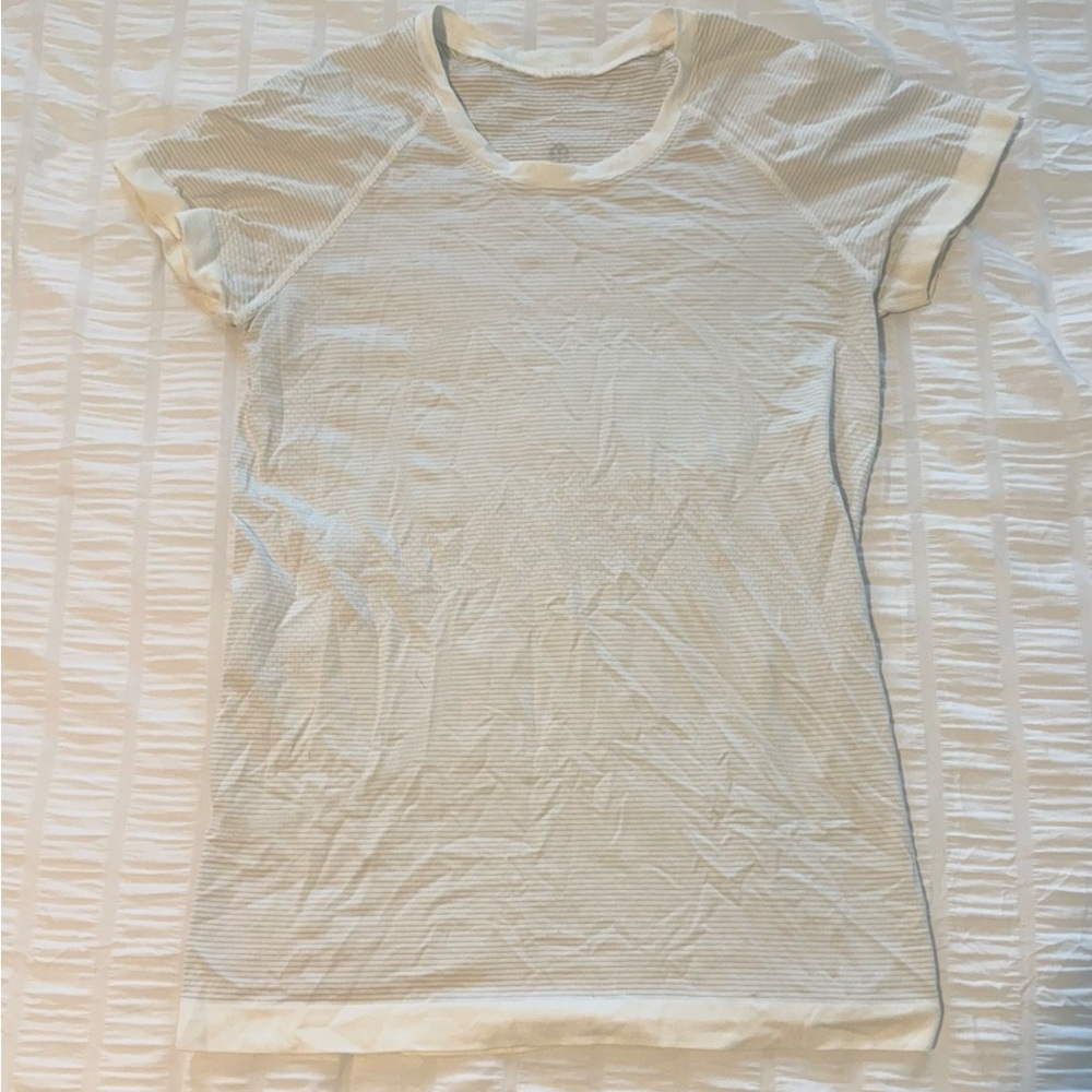 Lululemon Athletica Cream Short Sleeve Tee